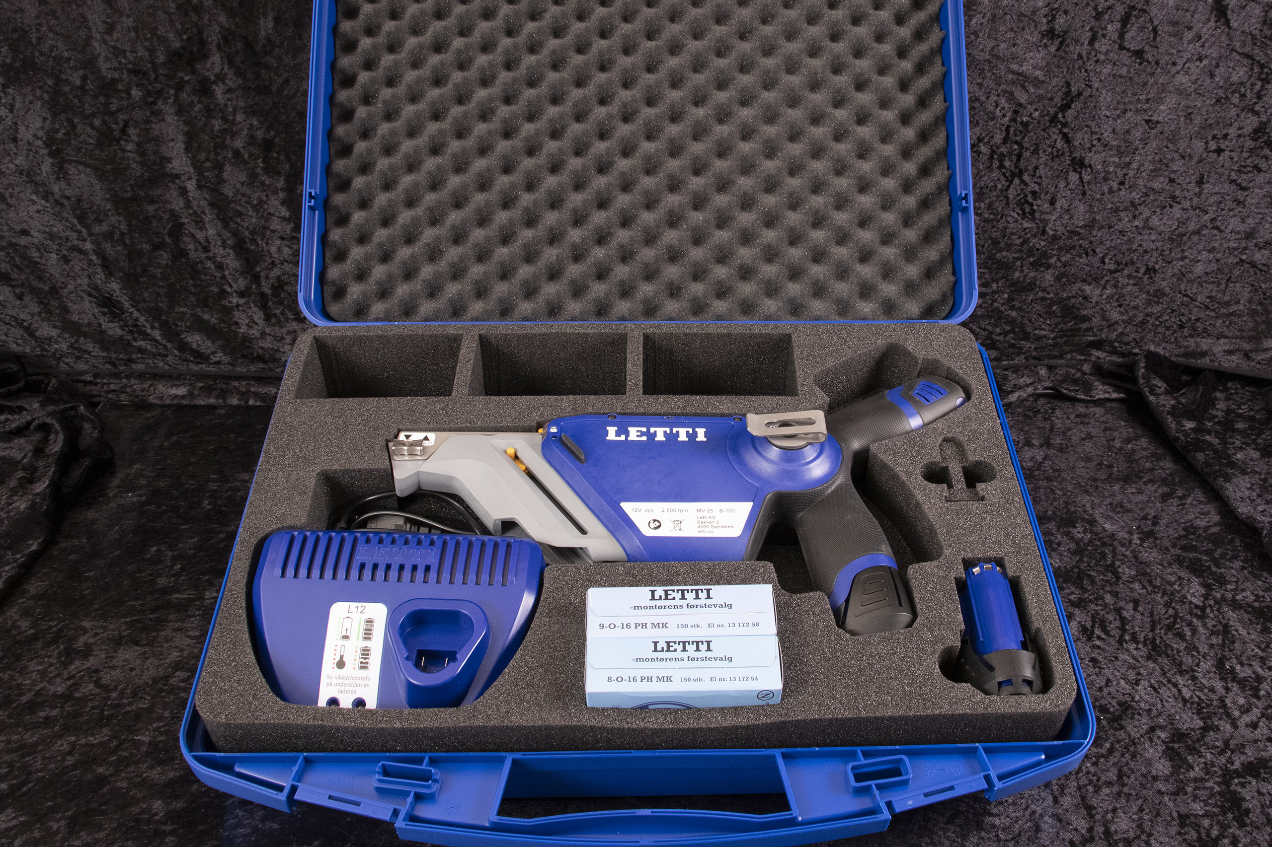 En åpnet Letti autohammer koffert